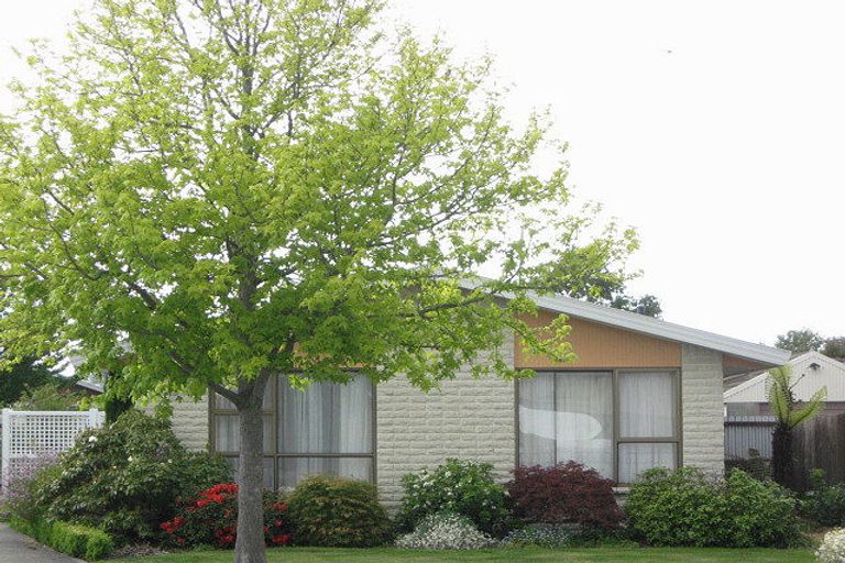 Photo of property in 52 Grimseys Road, Redwood, Christchurch, 8051