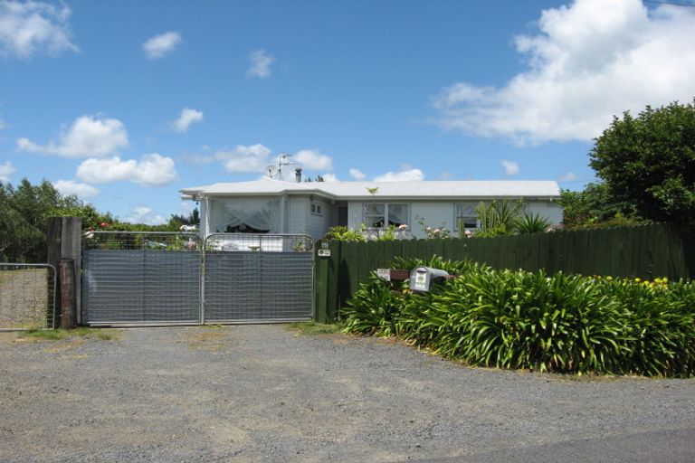 Photo of property in 45 Pitt Road, Runciman, Drury, 2578