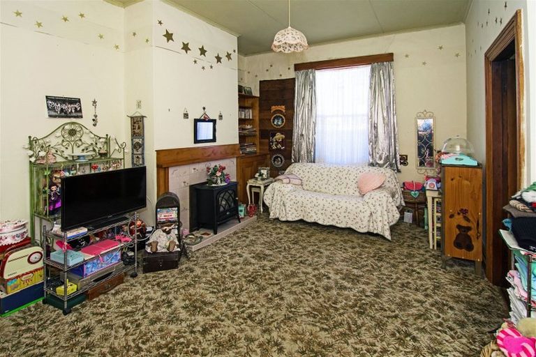 Photo of property in 37 Albert Street, Masterton, 5810