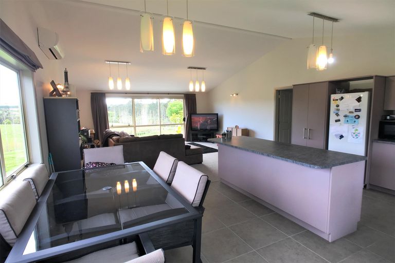 Photo of property in 121d Waimate North Road, Kerikeri, 0293