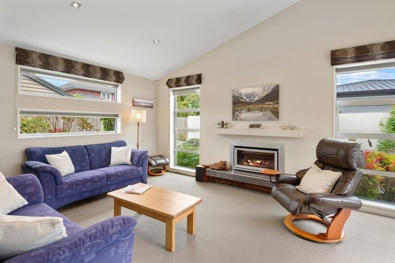 Photo of property in 6a Gleneagles Terrace, Ilam, Christchurch, 8053