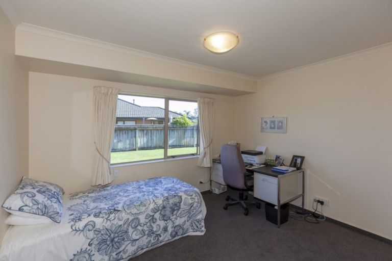 Photo of property in 83 Guildford Drive, Paraparaumu, 5032