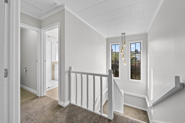 Photo of property in 19 Ingle Avenue, Waipahihi, Taupo, 3330