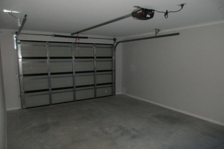 Photo of property in 30 Koru Loop, Paraparaumu, 5032