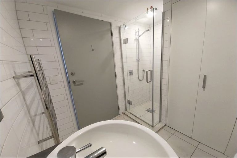 Photo of property in The Capital, 20/370 Oriental Parade, Oriental Bay, Wellington, 6011