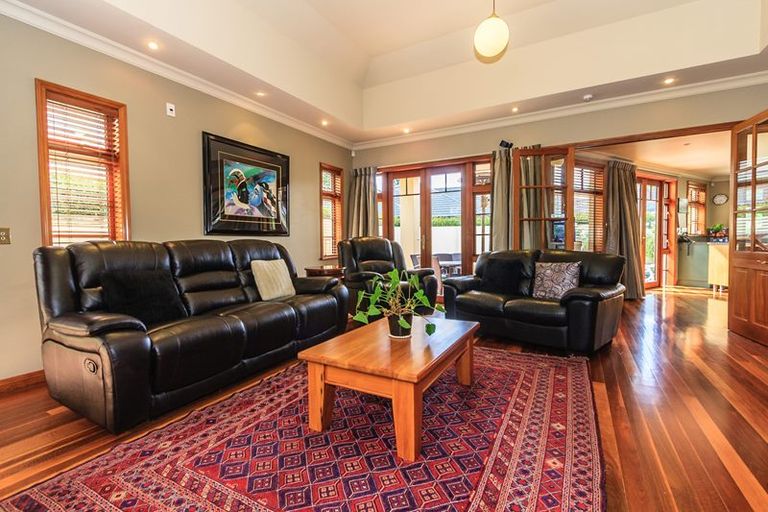 Photo of property in 14 Pastoral Lane, Hokowhitu, Palmerston North, 4410