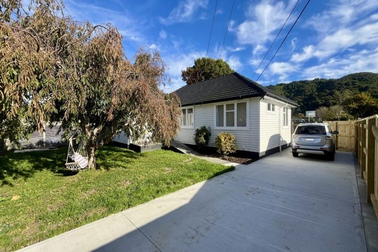 Photo of property in 72 Hikurangi Street, Trentham, Upper Hutt, 5018