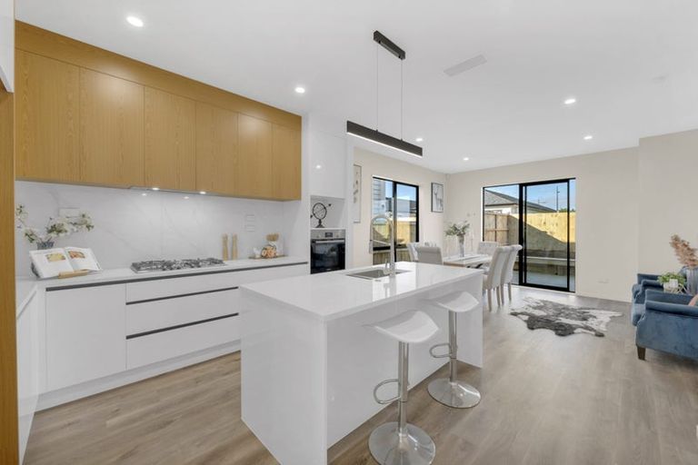 Photo of property in 7 Woven Place, Karaka, Papakura, 2113