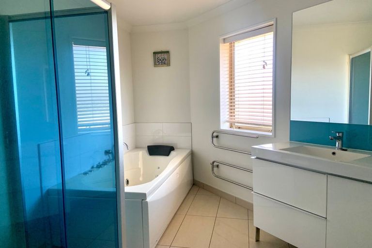 Photo of property in 11 Romar Lane, Heathcote Valley, Christchurch, 8022