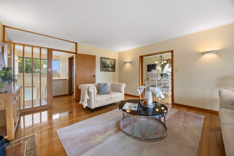 Photo of property in 11 Cheriton Road, Mellons Bay, Auckland, 2014