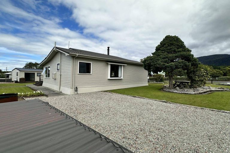 Photo of property in 25 Gow Street, Ross, 7812