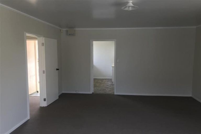 Photo of property in 1/82 Swaffield Road, Papatoetoe, Auckland, 2025