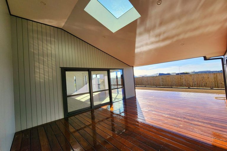 Photo of property in 5 Thorn Place, Levin, 5510