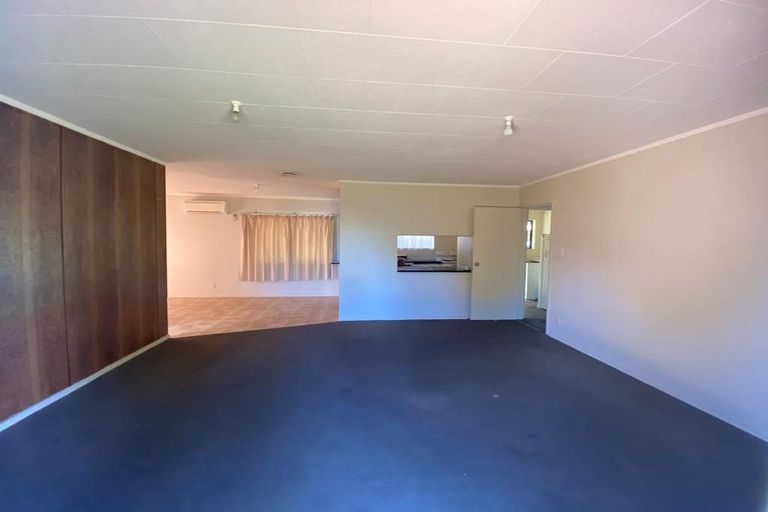 Photo of property in 19 Manuroa Road, Takanini, 2112