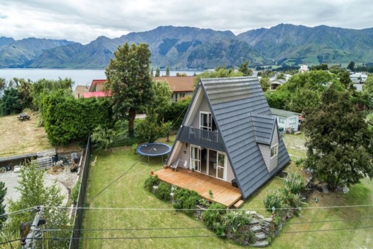 Photo of property in 35 Lakeview Terrace, Lake Hawea, Wanaka, 9382
