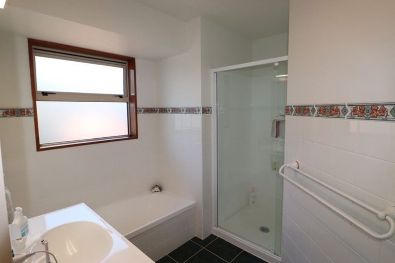 Photo of property in 17 Craig Place, Bridge Hill, Alexandra, 9320