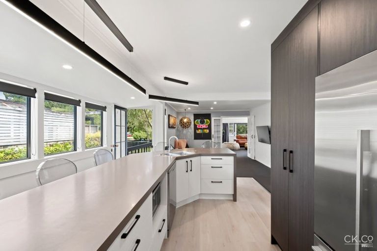 Photo of property in 10 Dowling Grove, Silverstream, Upper Hutt, 5019