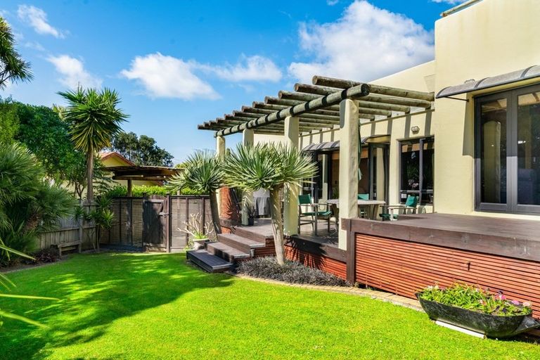 Photo of property in 14 Coral Court, Gulf Harbour, Whangaparaoa, 0930