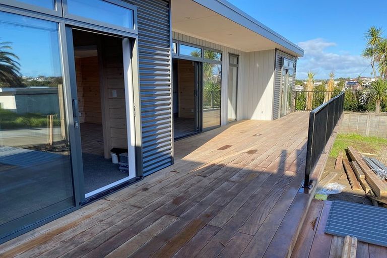 Photo of property in 12 Dallinghoe Crescent, Milford, Auckland, 0620