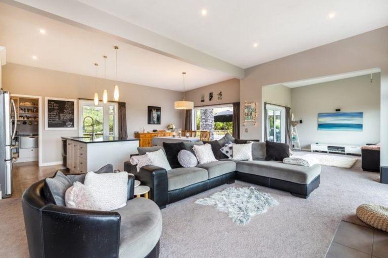 Photo of property in 75 Dalmore Way, Acacia Bay, Taupo, 3385