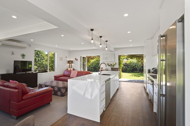 Photo of property in 120 Royal Park Drive, Parklands, Christchurch, 8083