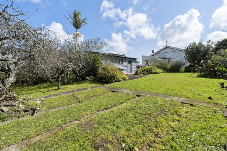 Photo of property in 68 Wolverton Street, Avondale, Auckland, 0600