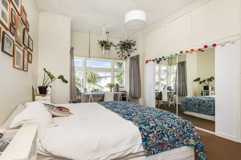 Photo of property in 24 Luxford Street, Berhampore, Wellington, 6023