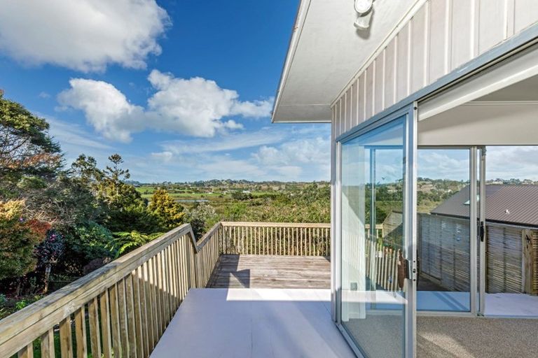 Photo of property in 109-111 Whangaparaoa Road, Red Beach, 0932