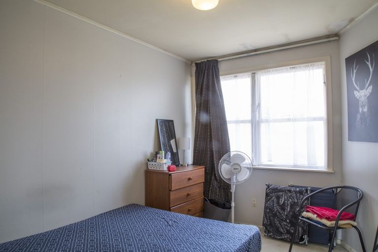 Photo of property in 102 Bond Crescent, Forrest Hill, Auckland, 0620