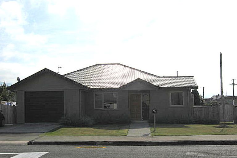 Photo of property in 14 Innes Street, Waimate, 7924