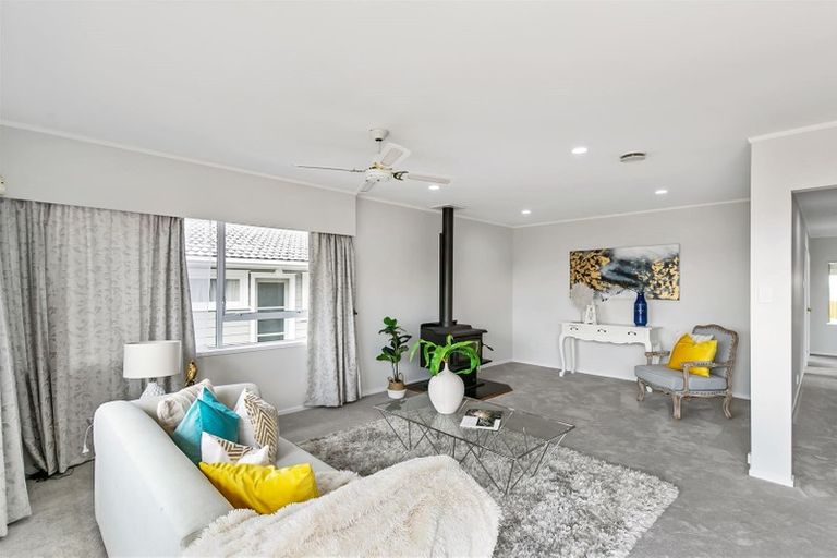 Photo of property in 33 Agincourt Street, Glenfield, Auckland, 0629