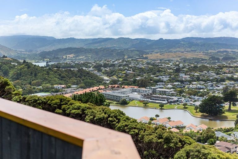 Photo of property in 22 Topsail Way, Whitby, Porirua, 5024