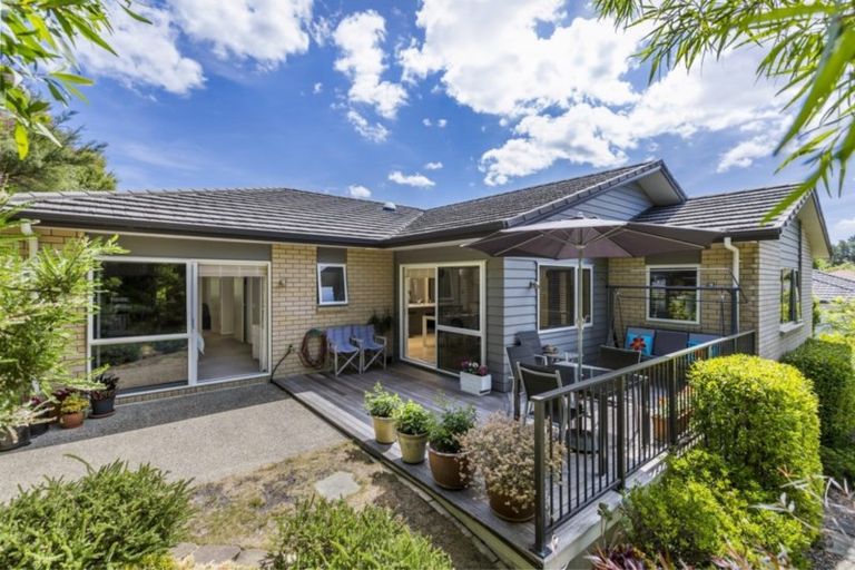 Photo of property in 11 Fendalton Place, Hatfields Beach, Orewa, 0931