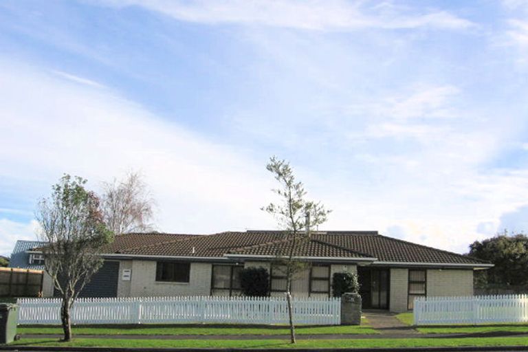 Photo of property in 44b Eugenia Rise, Totara Heights, Auckland, 2105