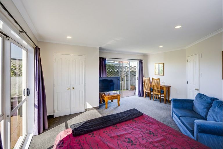 Photo of property in 14/182 Charles Street, Westshore, Napier, 4110