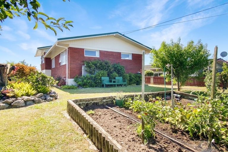 Photo of property in 50 Kokich Crescent, Onerahi, Whangarei, 0110