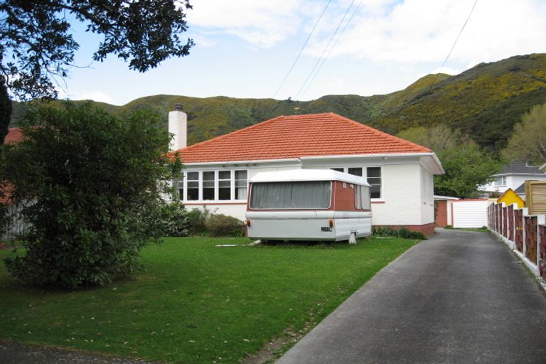 Photo of property in 15 Freyberg Street, Waterloo, Lower Hutt, 5011
