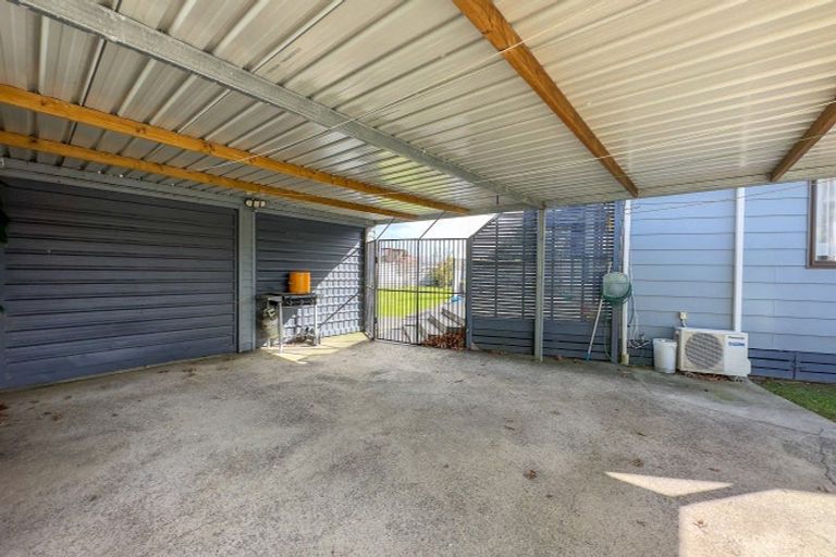 Photo of property in 6 Walton Place, Ngatea, 3503