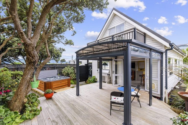 Photo of property in 58a Wharemauku Road, Raumati Beach, Paraparaumu, 5032