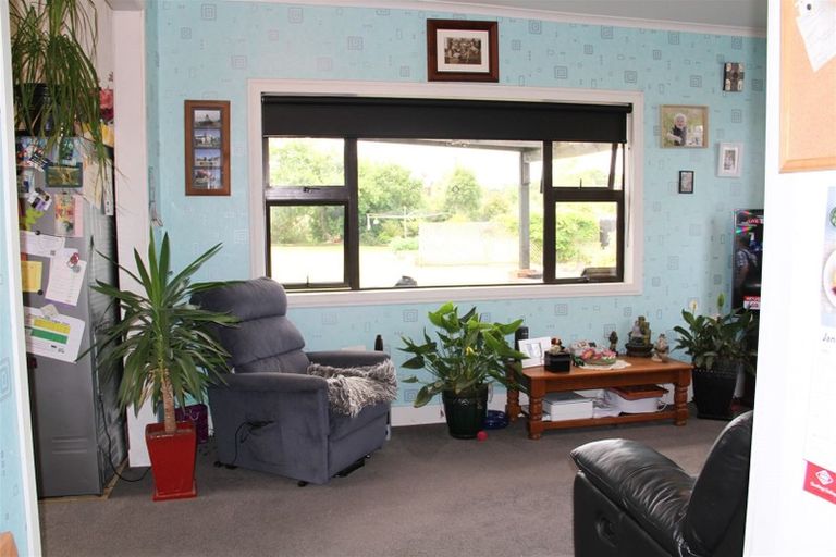 Photo of property in 5 Mcvicar Street, Tuatapere, 9620