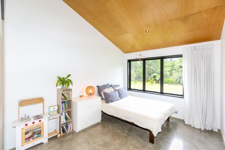 Photo of property in 23c Arden Place, Oakura, 4314