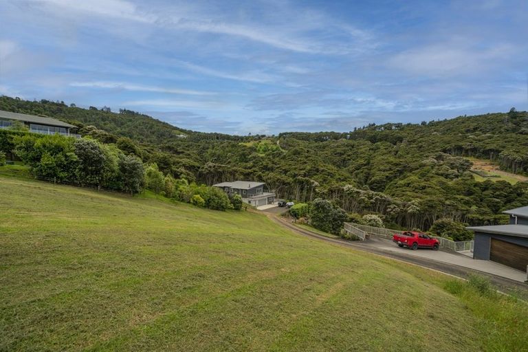 Photo of property in 5 Tironui Place, Whitianga, 3510