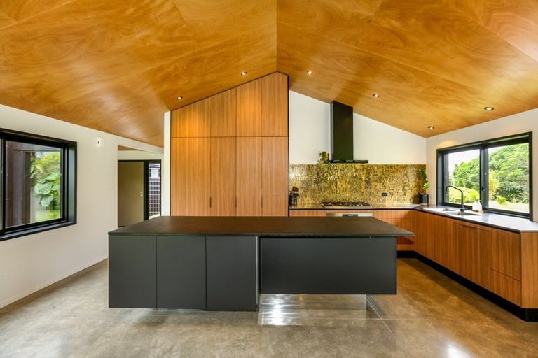 Photo of property in 23c Arden Place, Oakura, 4314