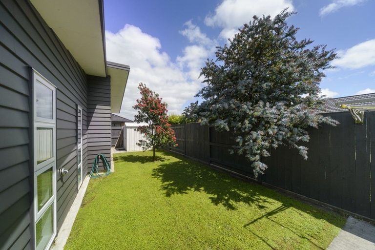 Photo of property in 3 Levi Place, Kelvin Grove, Palmerston North, 4414