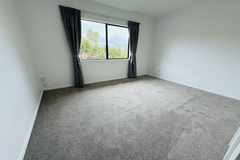 Photo of property in 242a East Coast Road, Forrest Hill, Auckland, 0620