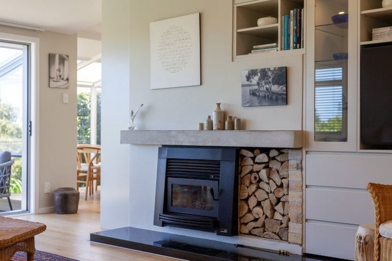 Photo of property in 7 Kawau Grove, Waikanae Beach, Waikanae, 5036