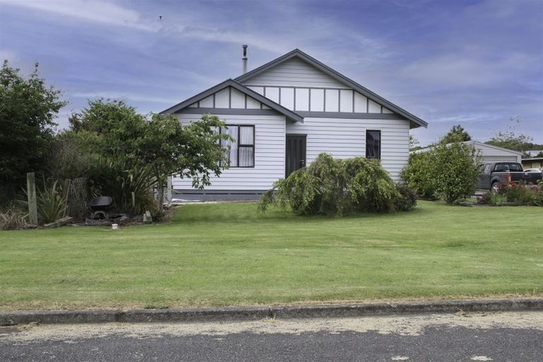 Photo of property in 5 Mcvicar Street, Tuatapere, 9620