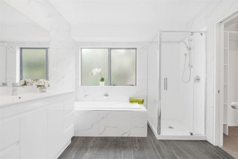 Photo of property in 2/10 Casabella Court, Northpark, Auckland, 2013