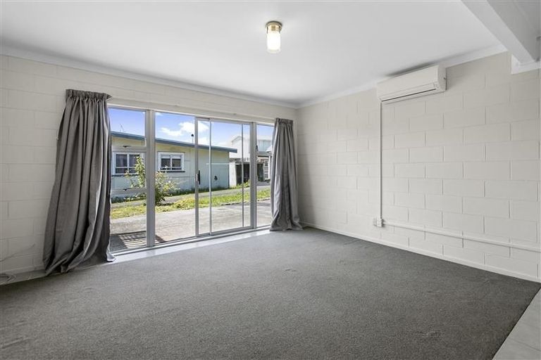 Photo of property in 3 Capitol Road, Matakatia, Whangaparaoa, 0930