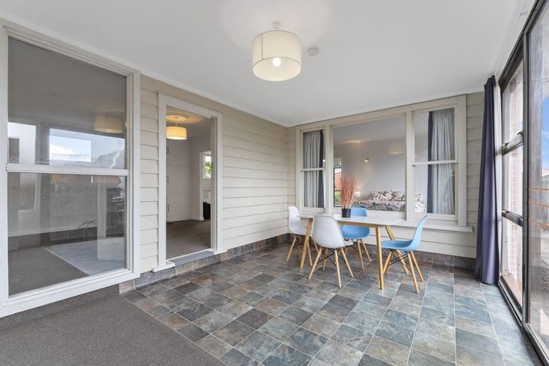 Photo of property in 99 Avonhead Road, Avonhead, Christchurch, 8042